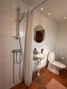 Koupelna v ubytování Rävåkra B&B Österlen