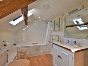 Ένα μπάνιο στο 2 Bed in Osmotherley G0172 +22 φωτογραφίες