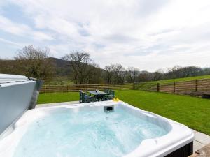 Πισίνα στο ή κοντά στο 2 Bed in Abergele 88974