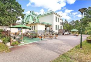 Το κτήριο όπου στεγάζεται  η βίλα