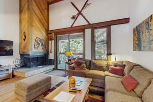 Χώρος καθιστικού στο Silver Strike at Northstar