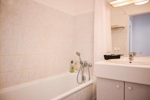 Ένα μπάνιο στο L'Osmose - Central & Cosy - Accès Tram Strasbourg - Commerces à Proximité