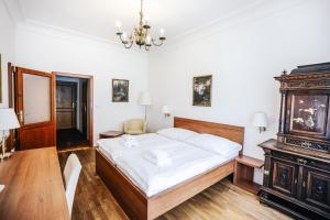 Postel nebo postele na pokoji v ubytování Hotel Šipka