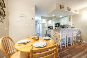 Кухня или мини-кухня в Hikers Hideaway By Avada Properties
