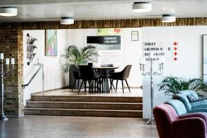 Posezení v ubytování Østergaards Hotel