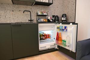 Nhà bếp/bếp nhỏ tại Gran Duca San Lorenzo Luxury House VICINO AEROPORTO DI BRINDISI check in H24