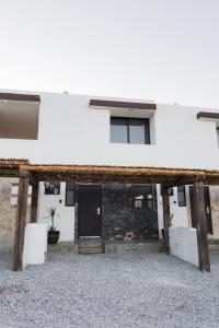 Το κτήριο όπου στεγάζεται  το διαμέρισμα