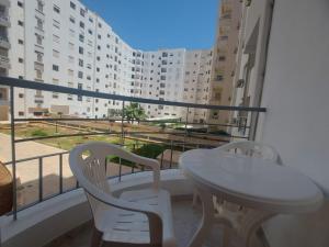 Μπαλκόνι ή βεράντα στο Appartement moderne à Ain Zaghouan - Calme & confort assuré