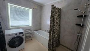 Φωτογραφία από το άλμπουμ του 5-Bedroom Sea View Apartment σε Havøysund +9 φωτογραφίες