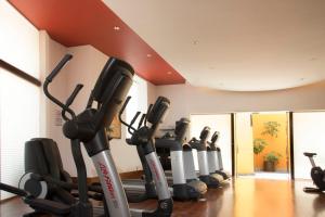 Fitness centrum a/nebo fitness zařízení v ubytování Grand Fiesta Americana Queretaro