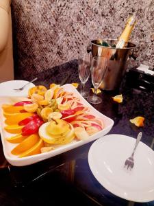 エレバンにあるViogio Hotelの果物皿