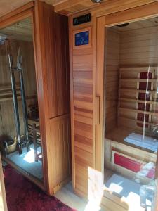 Φωτογραφία από το άλμπουμ του Dimora cocoon con spa privata σε Villeneuve