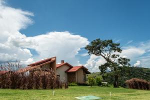 Lavandas de Cunha Pousada Boutique外面的花园