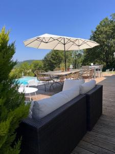 Bazén v ubytování La colline paradis de Josephine nebo v jeho okolí