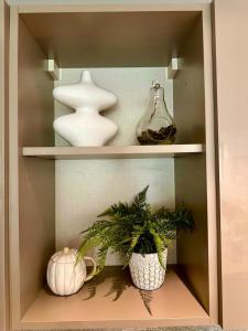 ภาพในคลังภาพของ Modern 2BR with golf view, pool front oasis ในปุนตากานา