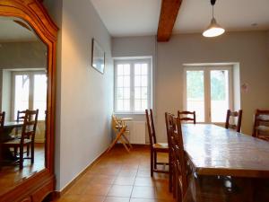 Φωτογραφία από το άλμπουμ του Gîte familial avec jardin clos, à Saint-Georges-sur-Eure, 7 chambres pour 14 pers, proche Chartres - FR-1-581-84 σε Saint-Georges-sur-Eure +23 φωτογραφίες