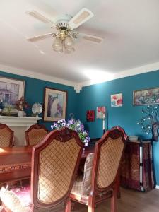 Galeriebild der Unterkunft Fraser Valley Getaway With Breakfast S-5 in Abbotsford