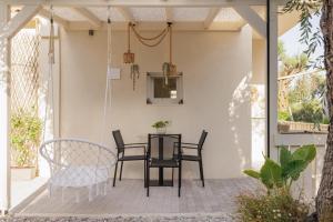 Kawasan patio atau luaran di Little Home