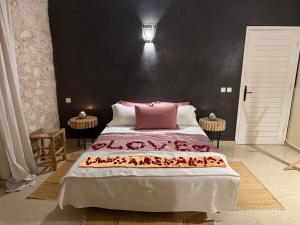 Postel nebo postele na pokoji v ubytování Serenity Mogador