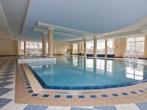 Piscina de la sau aproape de Kurpark Residence Apartment 211B