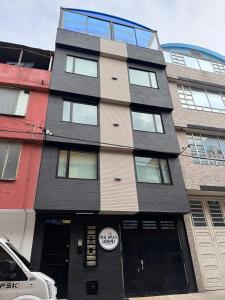 Tòa nhà nơi nhà khách tọa lạc