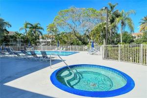 Πισίνα στο ή κοντά στο 1 BR Bayou Breeze Sarasota Condo