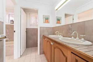 Ένα μπάνιο στο Large Kelso Family Home - Flexible Bedding +15 φωτογραφίες