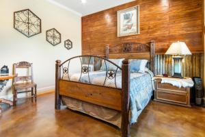 Postel nebo postele na pokoji v ubytování Timbuctoo Guest Suite 2