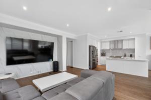 Dapur atau dapur kecil di 5B Blanche Parade Hindmarsh Island - Linen Included +21 gambar