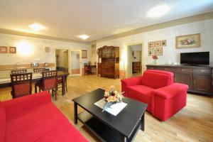 TV a/nebo společenská místnost v ubytování Latrán 43 apartments