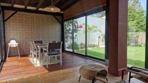Posedenie v ubytovaní Sunny villa with private pool in Chiclana de la Frontera