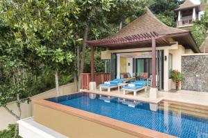 Der Swimmingpool an oder in der Nähe von Avani Plus Koh Lanta Krabi Resort