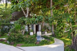 Zahrada ubytování Zara Beach Resort Koh Samui