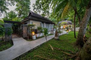 Zahrada ubytování Zara Beach Resort Koh Samui