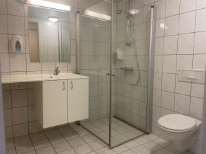 Et badeværelse på Sentral, Hc-Friendly Apartment + 2 billeder