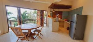 Kuchyň nebo kuchyňský kout v ubytování Villa DeBagus 1BR Private Nusa Lembongan