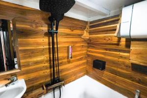 Ένα μπάνιο στο Luxury Private Phinisi Sailing in Komodo island +45 φωτογραφίες