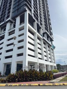 Gallery image of BaySuites Luxury Sea&Mountain View 21-19 in Kota Kinabalu +38 photos
