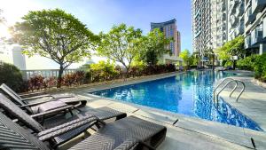 Bazén v ubytování Cylo's Place Manhattan nebo v jeho okolí