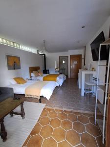 Postel nebo postele na pokoji v ubytování B&B Eguzkitza