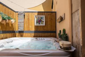 Vannituba majutusasutuses Gateway Suites
