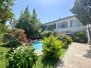 Afbeelding uit fotogalerij van Дача 3 спальни У Моря Бузовны in Mardakan