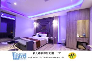 Certificato, attestato, insegna o altro documento esposto da Purple Rainbow Motel