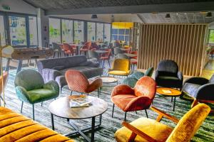 Posezení v ubytování ibis Biarritz Anglet Aéroport