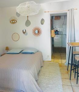 Fotografie z fotogalerie ubytování Chez Ulysse studio entièrement rénové et au calme v destinaci Ussel