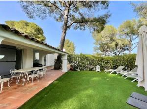 Κήπος έξω από το Appartements et villa BEGUDE