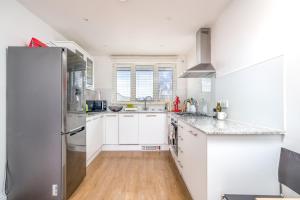 Kuchyň nebo kuchyňský kout v ubytování Stylish flat between London Bridge & Tower Bridge