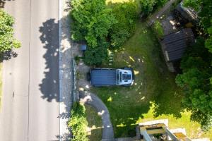 Loftmynd af Luxury New Apt near the Colonnade with Parking & 4 min to the center - near the forest