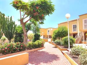 Vonkajšia záhrada v ubytovaní Orlando Luxury Costa Adeje