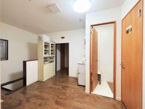 Η κουζίνα ή μικρή κουζίνα στο 花の郷田端b01